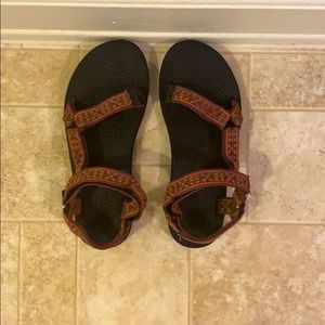 Women’s Teva Sandals!